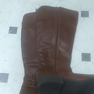 American Eagle woman's zip up boots